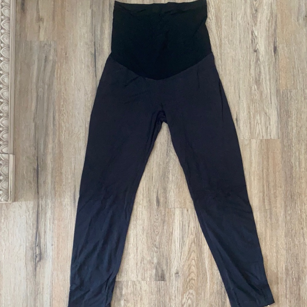 A Pea In the Pod leggings